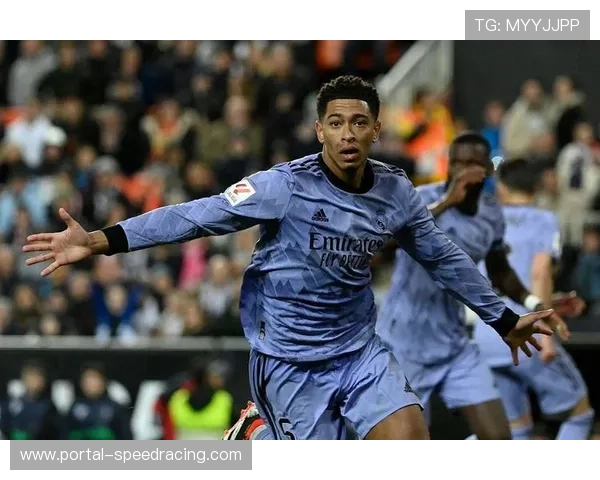 皇马客战瓦伦西亚半场胶着，贝尔特朗射门中柱惊出冷汗